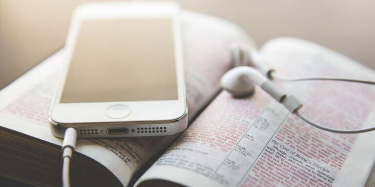 A Bíblia Sagrada online para ler - veja como baixar