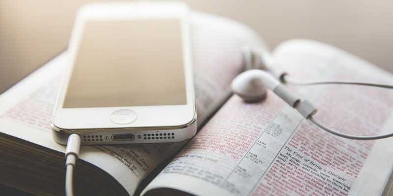 A Bíblia Sagrada online para ler - veja como baixar